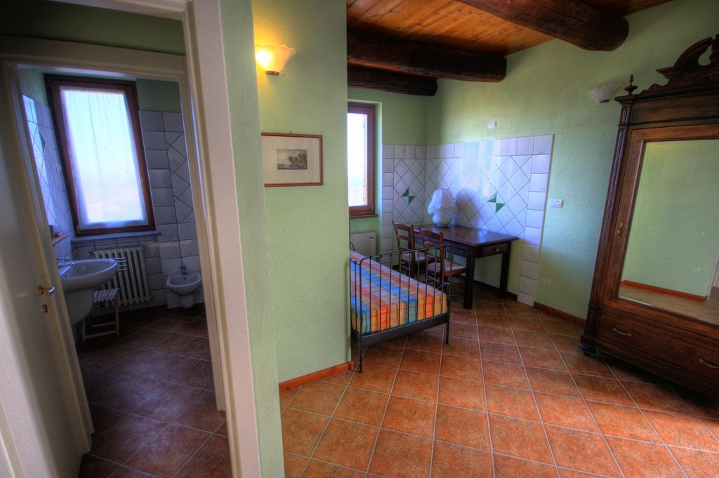 Azienda Agrituristica Alcastle Montabone Zewnętrze zdjęcie