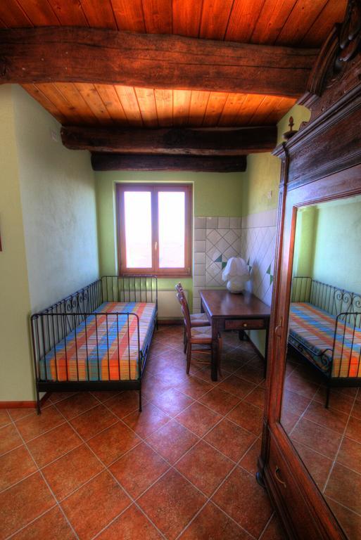 Azienda Agrituristica Alcastle Montabone Zewnętrze zdjęcie